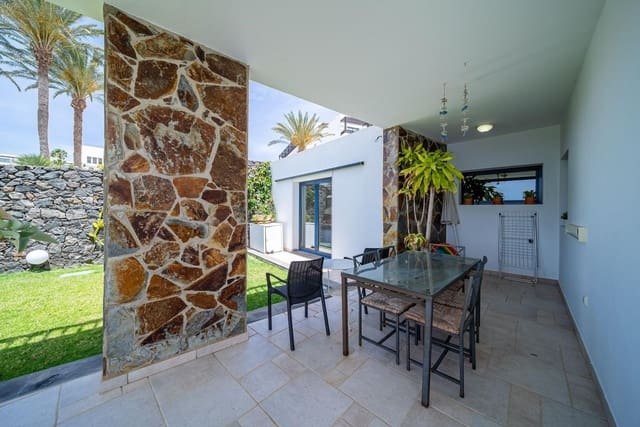 4 bedroom Townhouse for sale in Puerto Calero, Yaiza with pool garage - € 1,470,000 (Ref: 7107328)