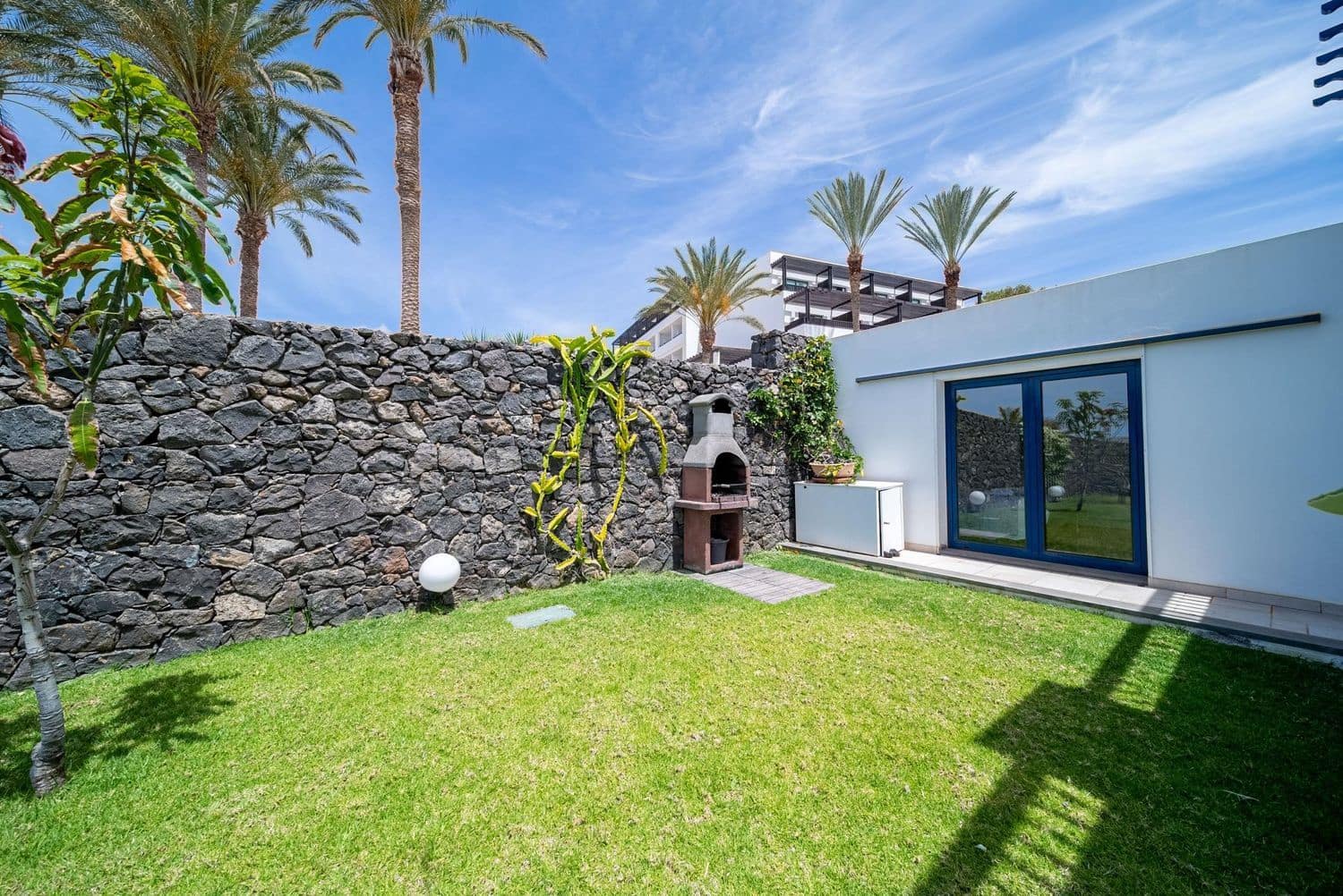 4 soveværelse Byhus til salg i Puerto Calero med swimmingpool garage - € 1.470.000 (Ref: 7107328)