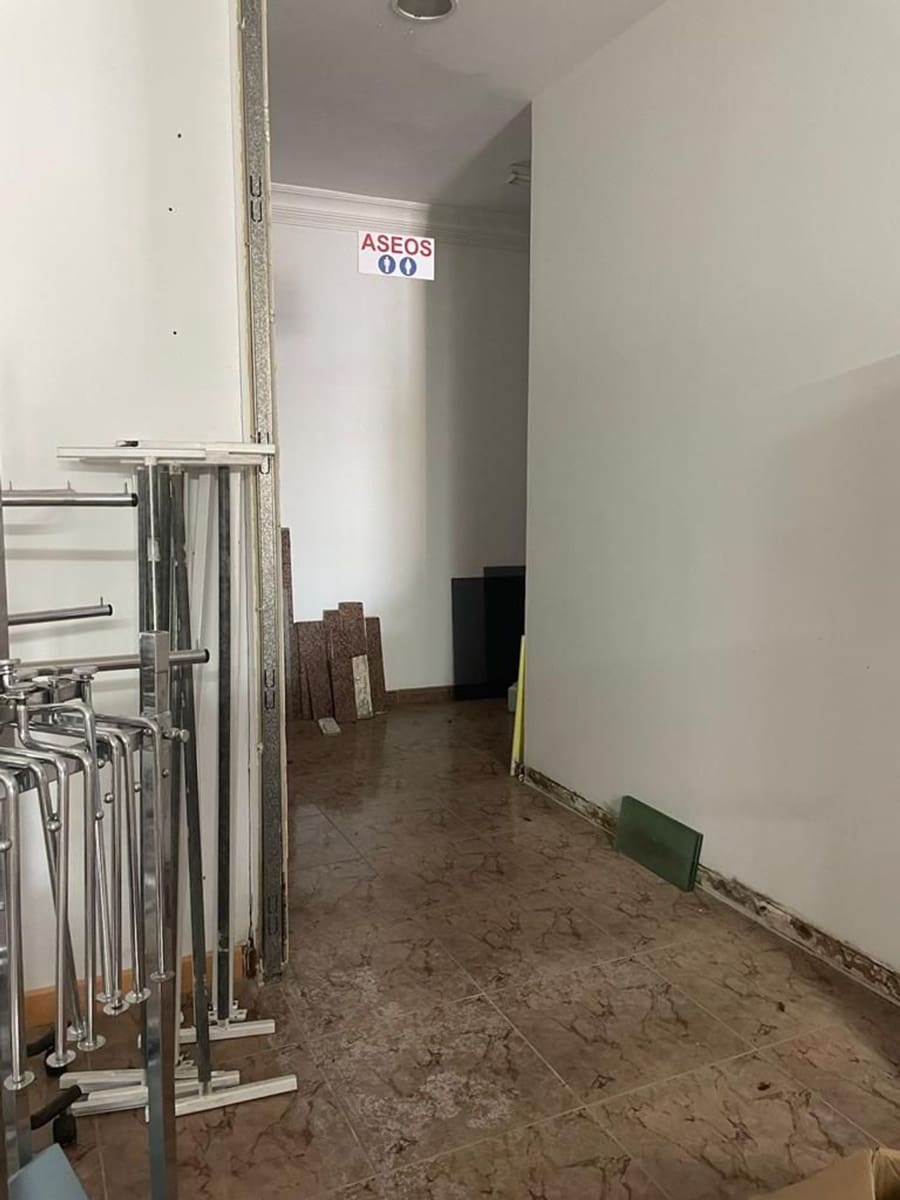 Erhverv til salg i Arrecife - € 240.000 (Ref: 7135395)