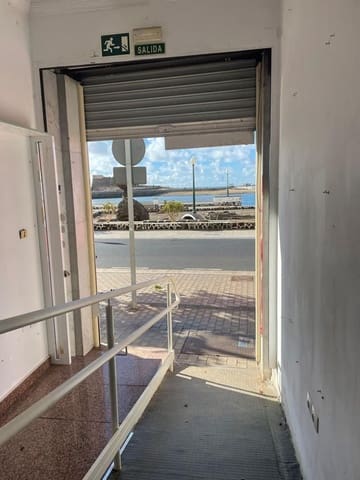 Erhverv til salg i Arrecife - € 240.000 (Ref: 7135395)