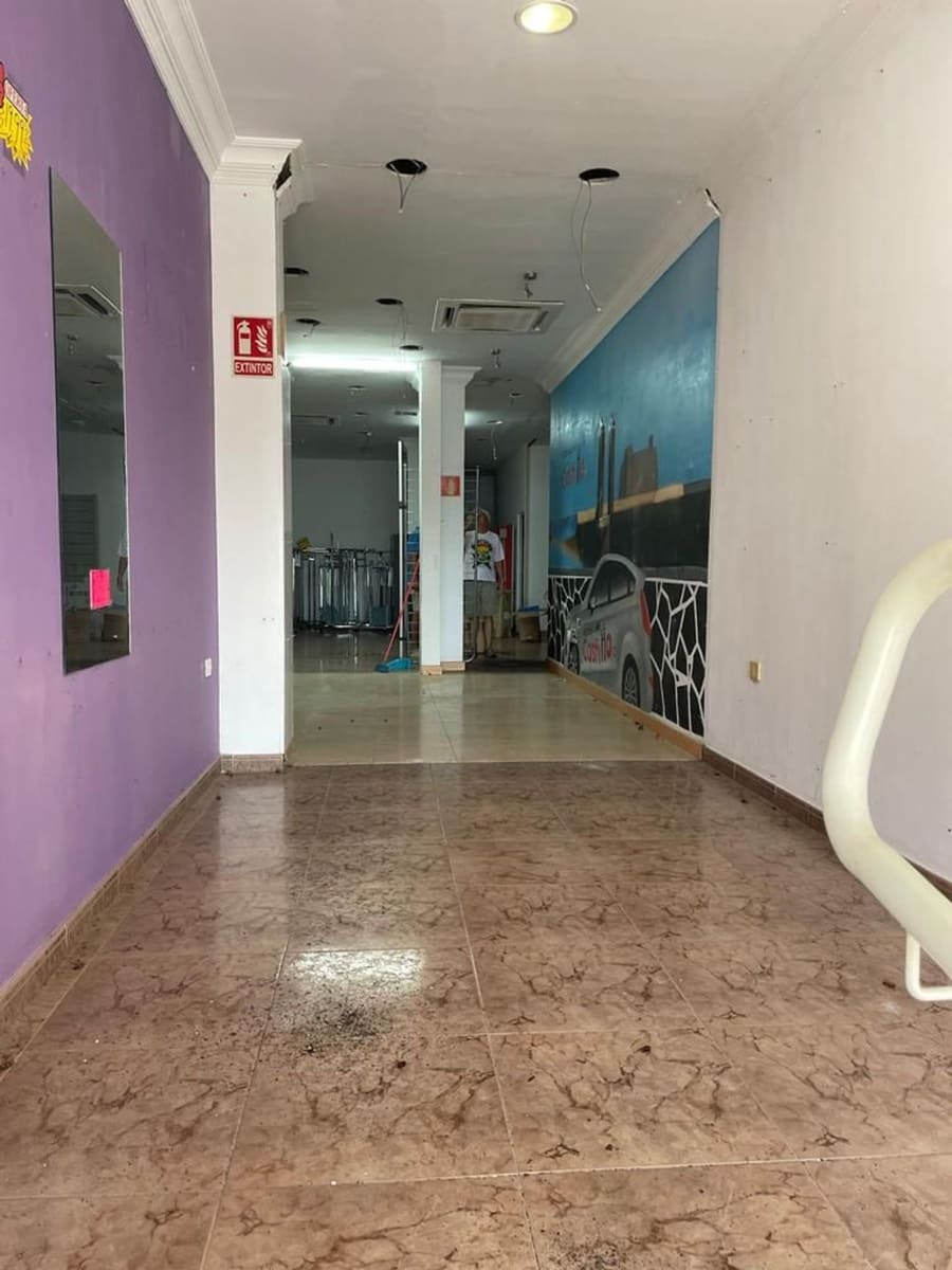 Erhverv til salg i Arrecife - € 240.000 (Ref: 7135395)