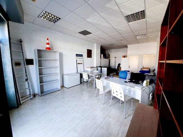 Erhverv til salg i Playa Blanca, Yaiza - € 170.000 (Ref: 7442381)