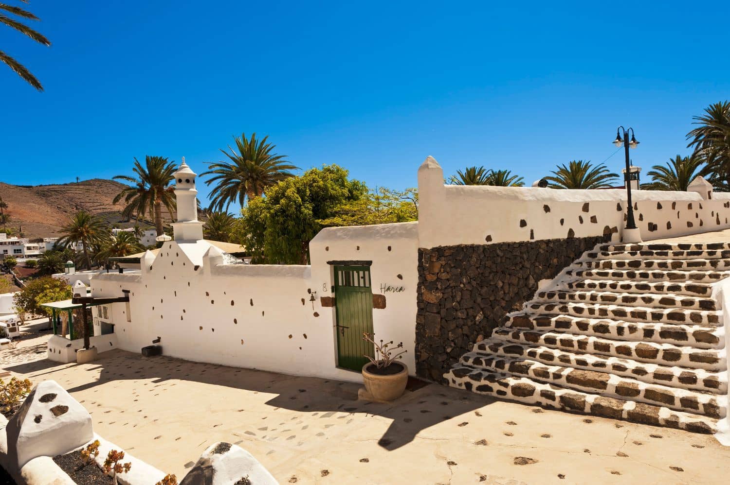 22 bedroom Villa for sale in Haria with pool garage - € 3,500,000 (Ref: 7864981)