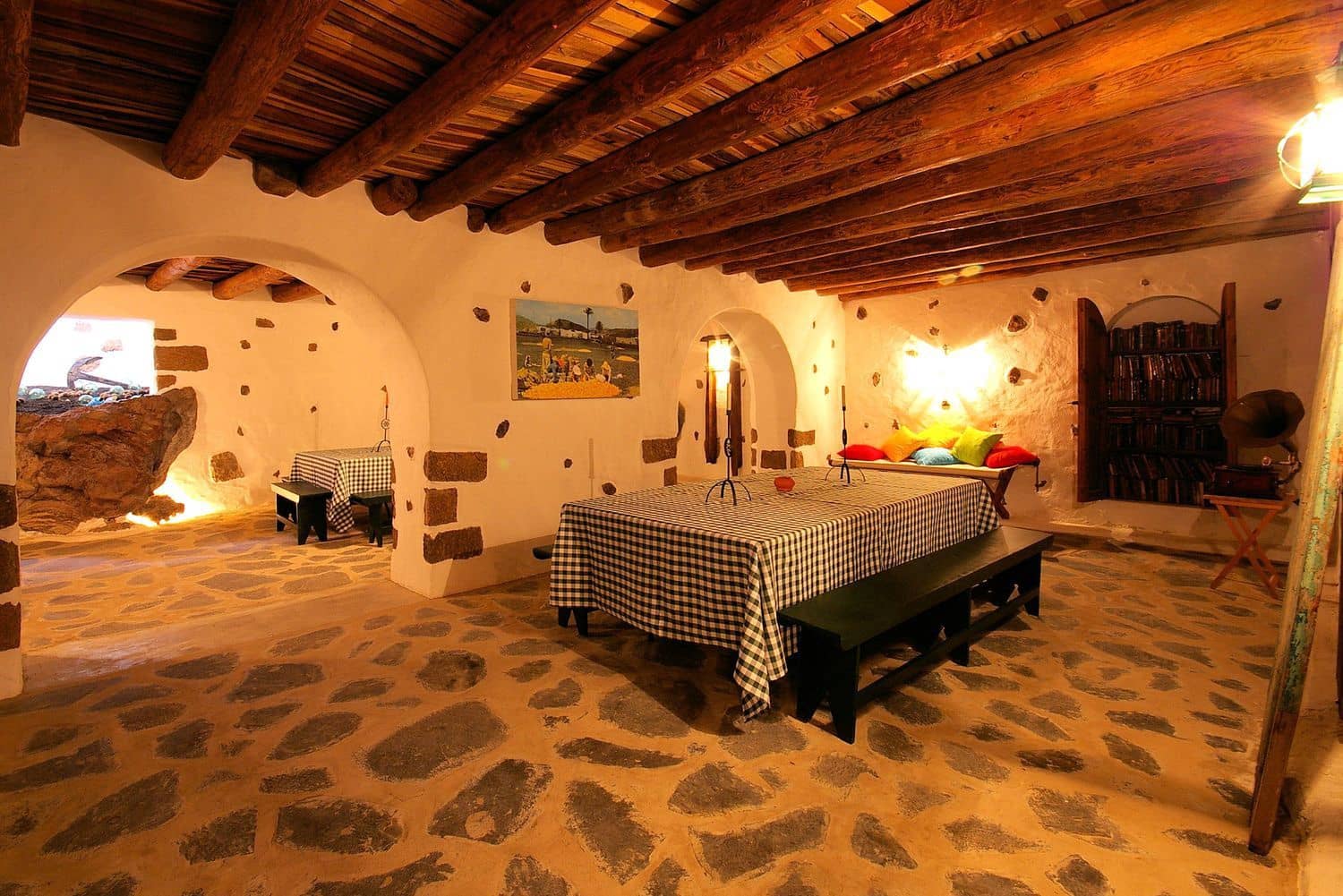 22 bedroom Villa for sale in Haria with pool garage - € 3,500,000 (Ref: 7864981)