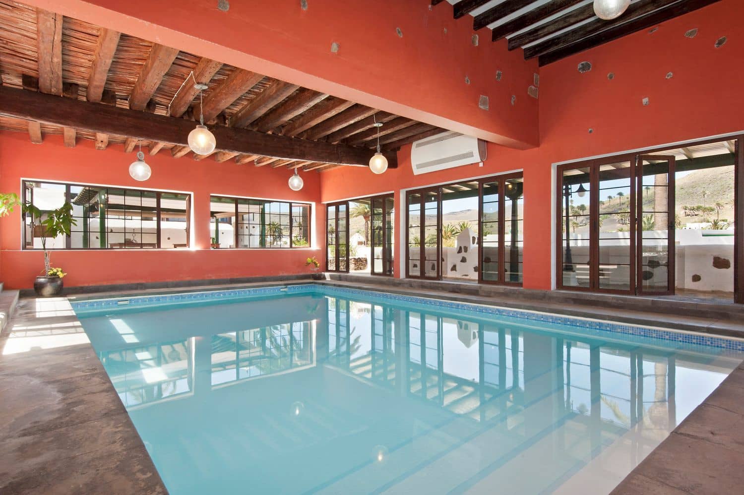 22 bedroom Villa for sale in Haria with pool garage - € 3,500,000 (Ref: 7864981)