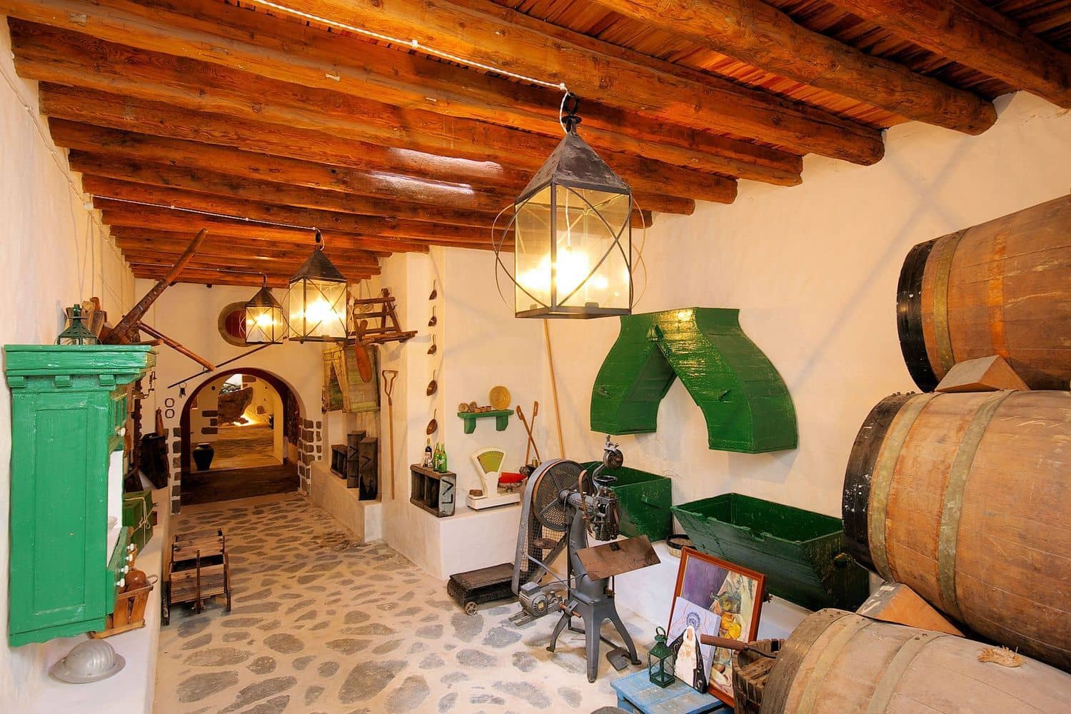 22 bedroom Villa for sale in Haria with pool garage - € 3,500,000 (Ref: 7864981)