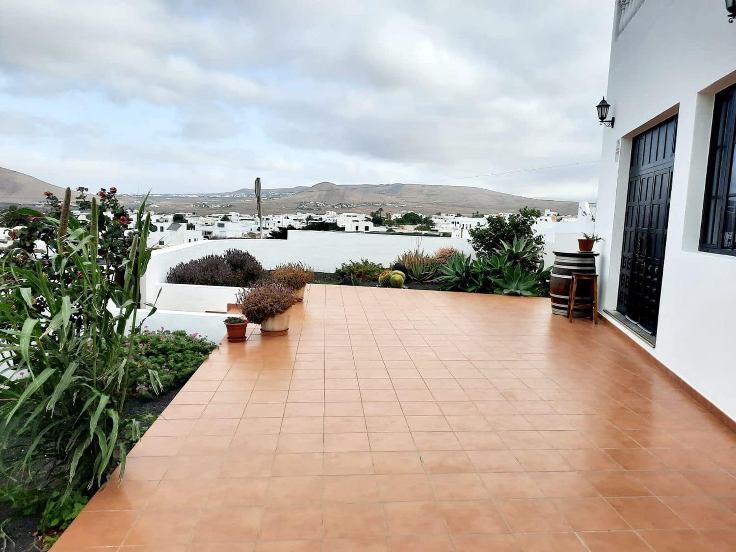 7 soverom Villa til salgs i Tahiche med garasje - € 745 000 (Ref: 7886769)