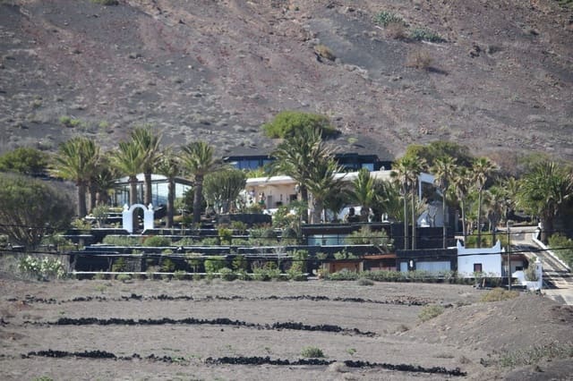 7 soveværelse Villa til salg i Tías med garage - € 2.500.000 (Ref: 8307976)