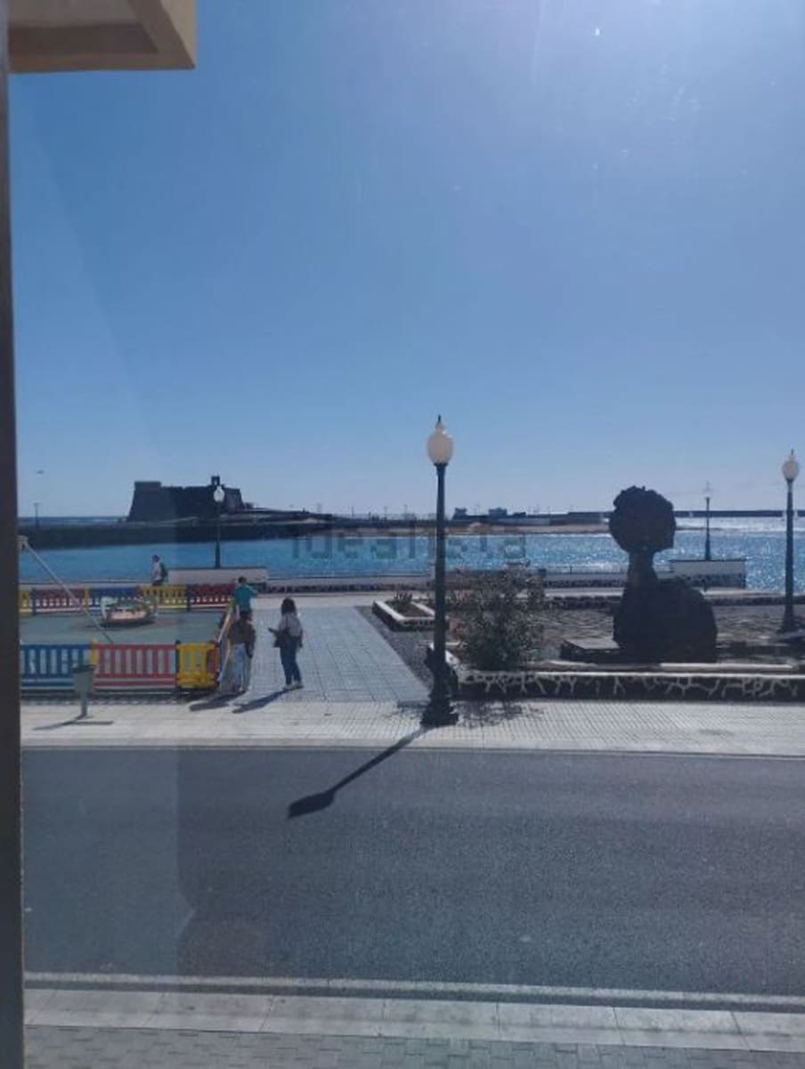 Erhverv til salg i Arrecife - € 216.000 (Ref: 8626346)