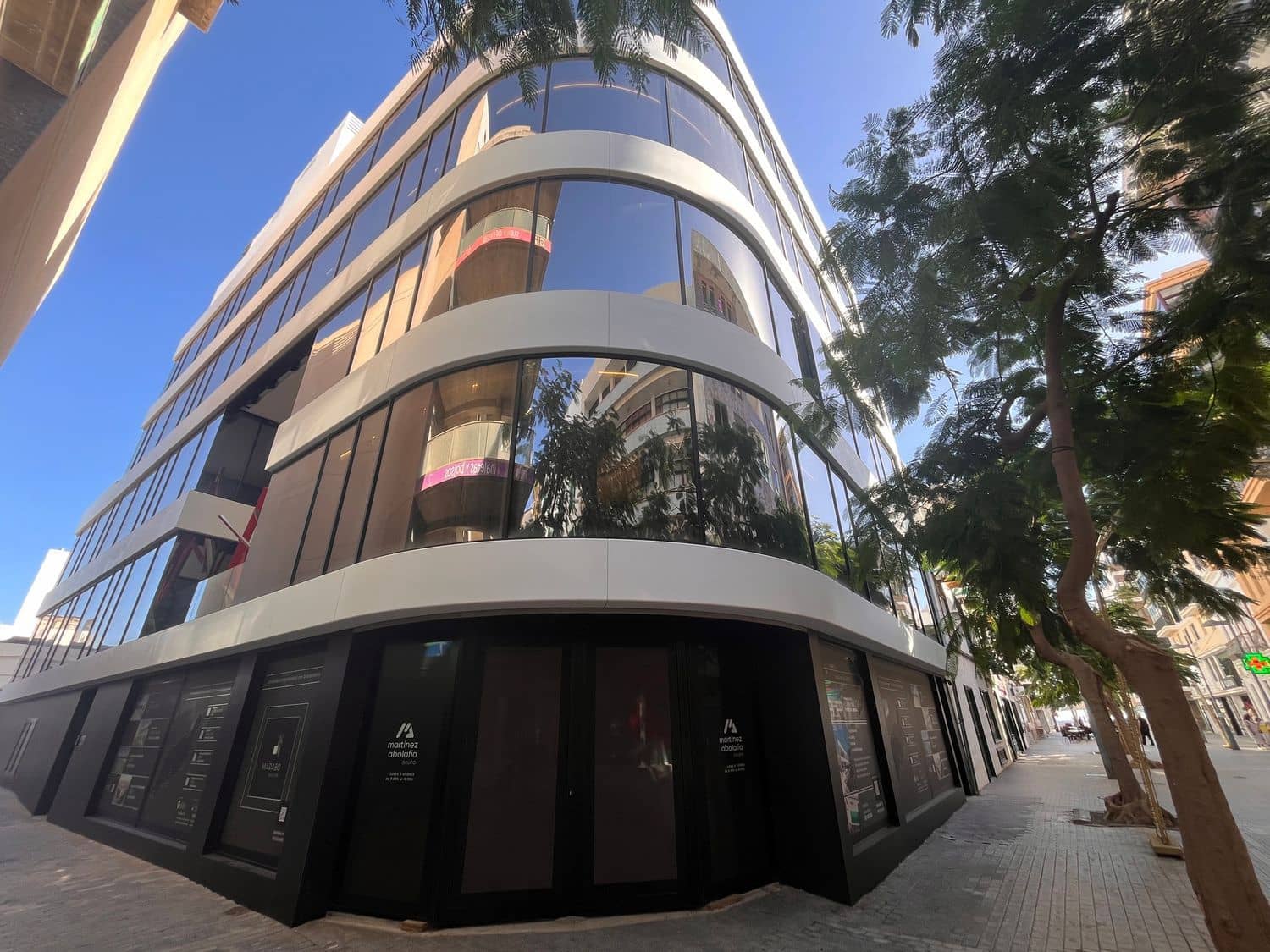 Erhverv til leje i Arrecife - € 6.000 (Ref: 8742929)