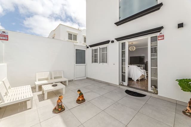 3 bedroom Townhouse for sale in Tías with garage - € 450,000 (Ref: 9062031)