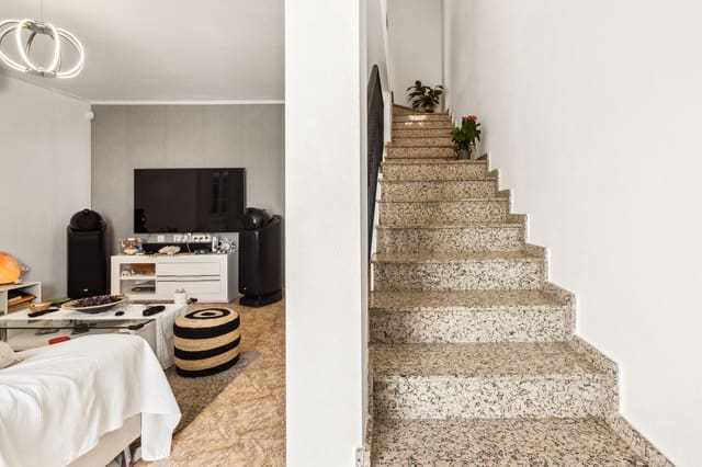 3 bedroom Townhouse for sale in Tías with garage - € 450,000 (Ref: 9062031)