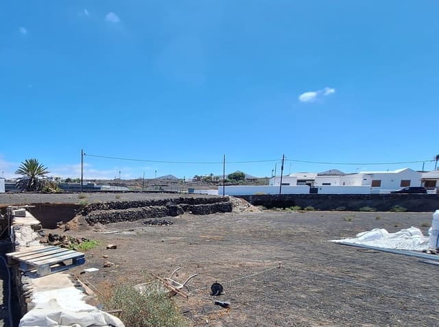 Grunde uden byggetilladelser til salg i Yaiza - € 96.000 (Ref: 9141121)