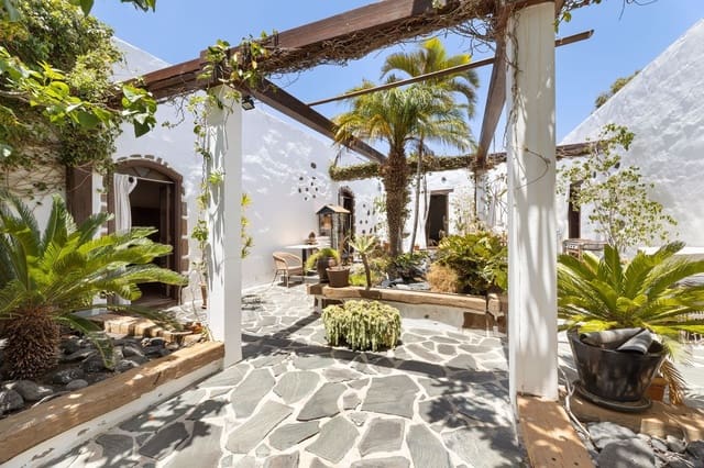 3 slaapkamer Finca/Landhuis te koop in Tías met garage - € 1.450.000 (Ref: 9145193)