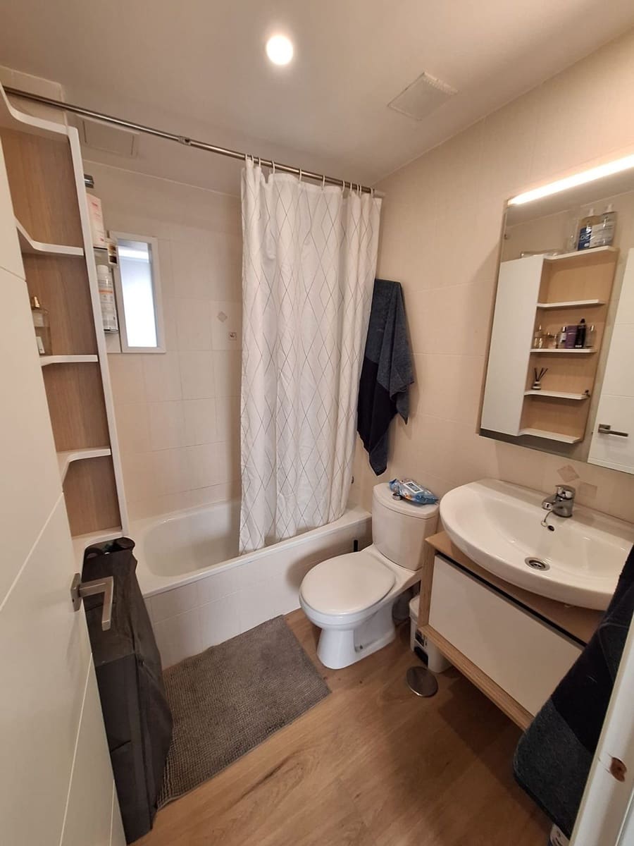 2 bedroom Apartment for sale in Arrecife with garage - € 200,000 (Ref: 9508227)