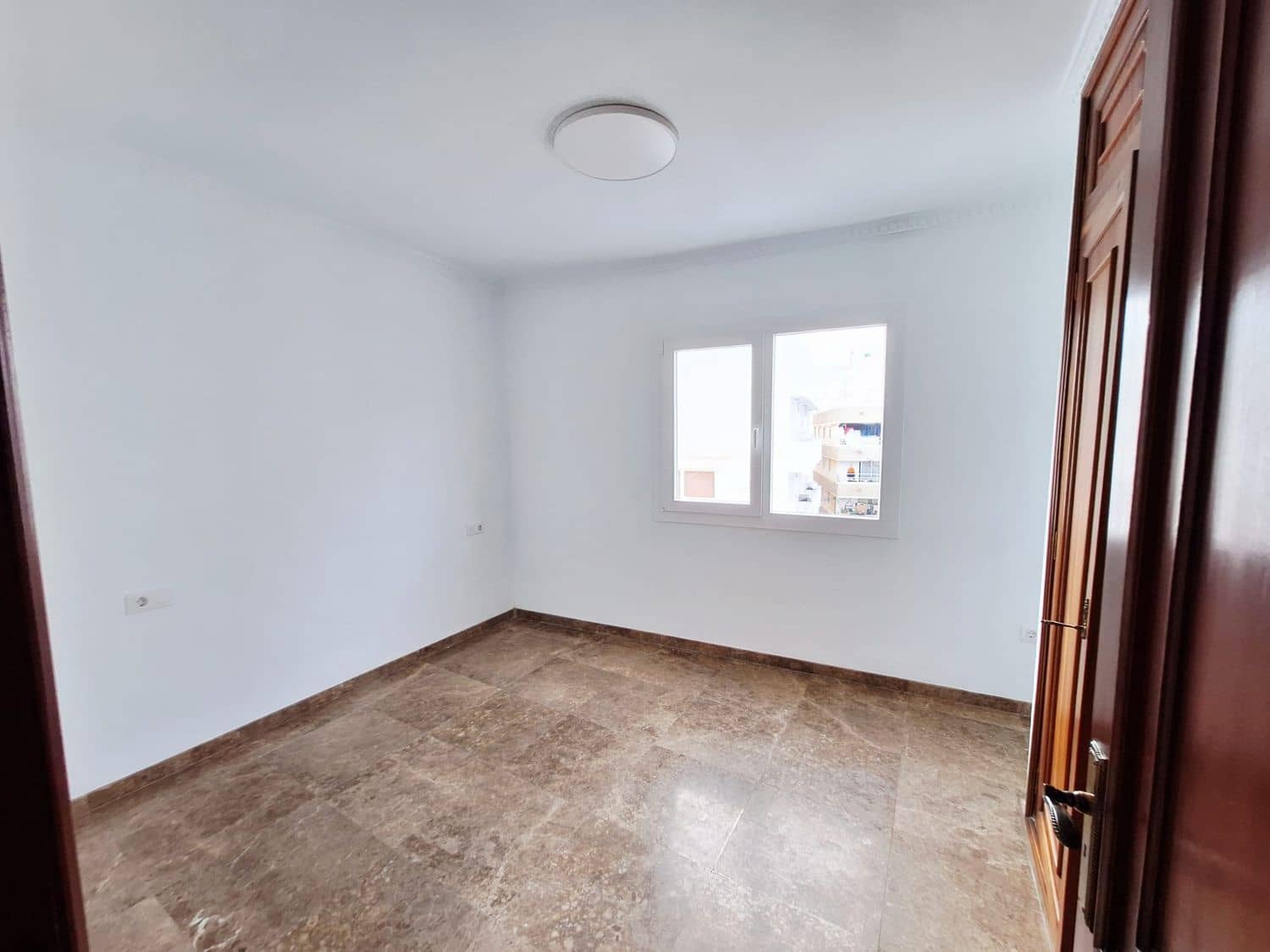 3 bedroom Apartment for rent in Arrecife with garage - € 1,500 (Ref: 9709468)