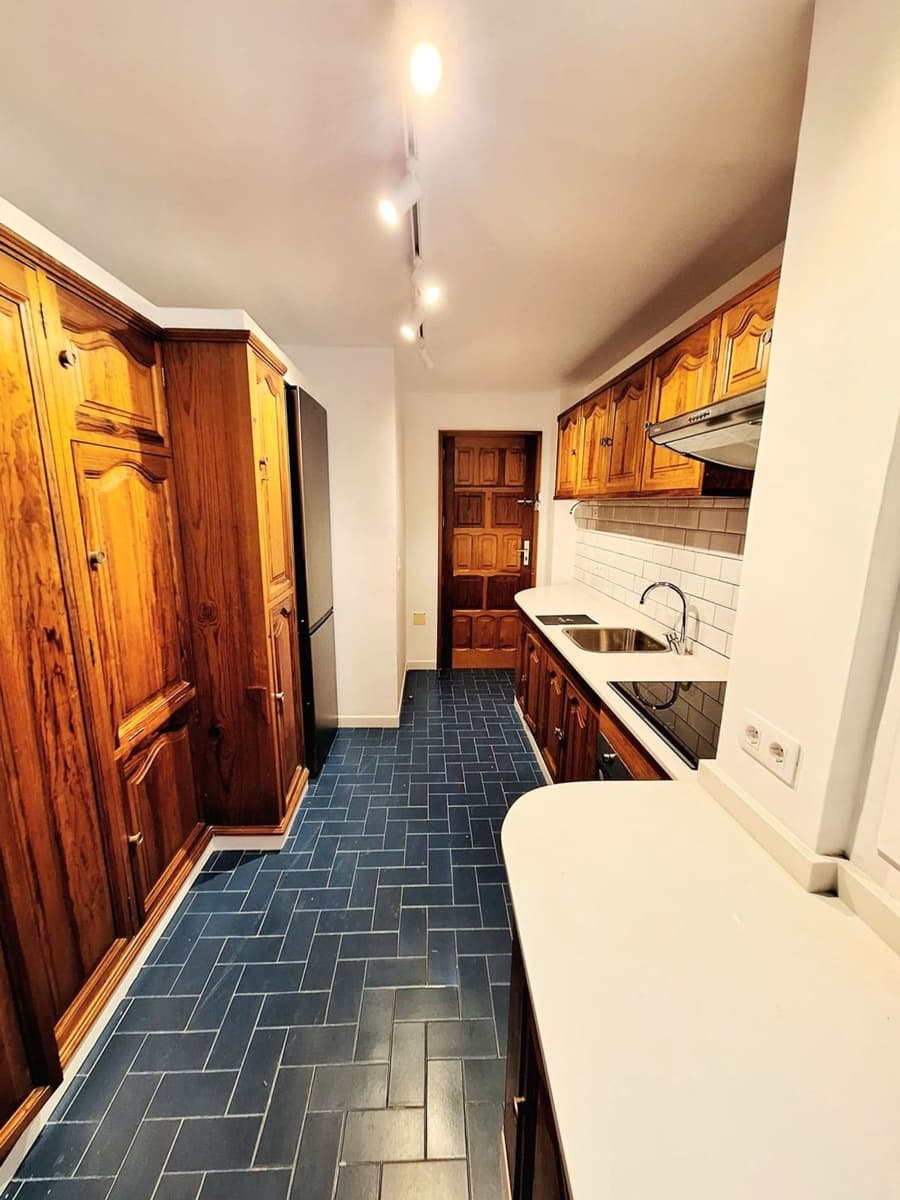 3 bedroom Apartment for rent in Arrecife with garage - € 1,500 (Ref: 9709468)