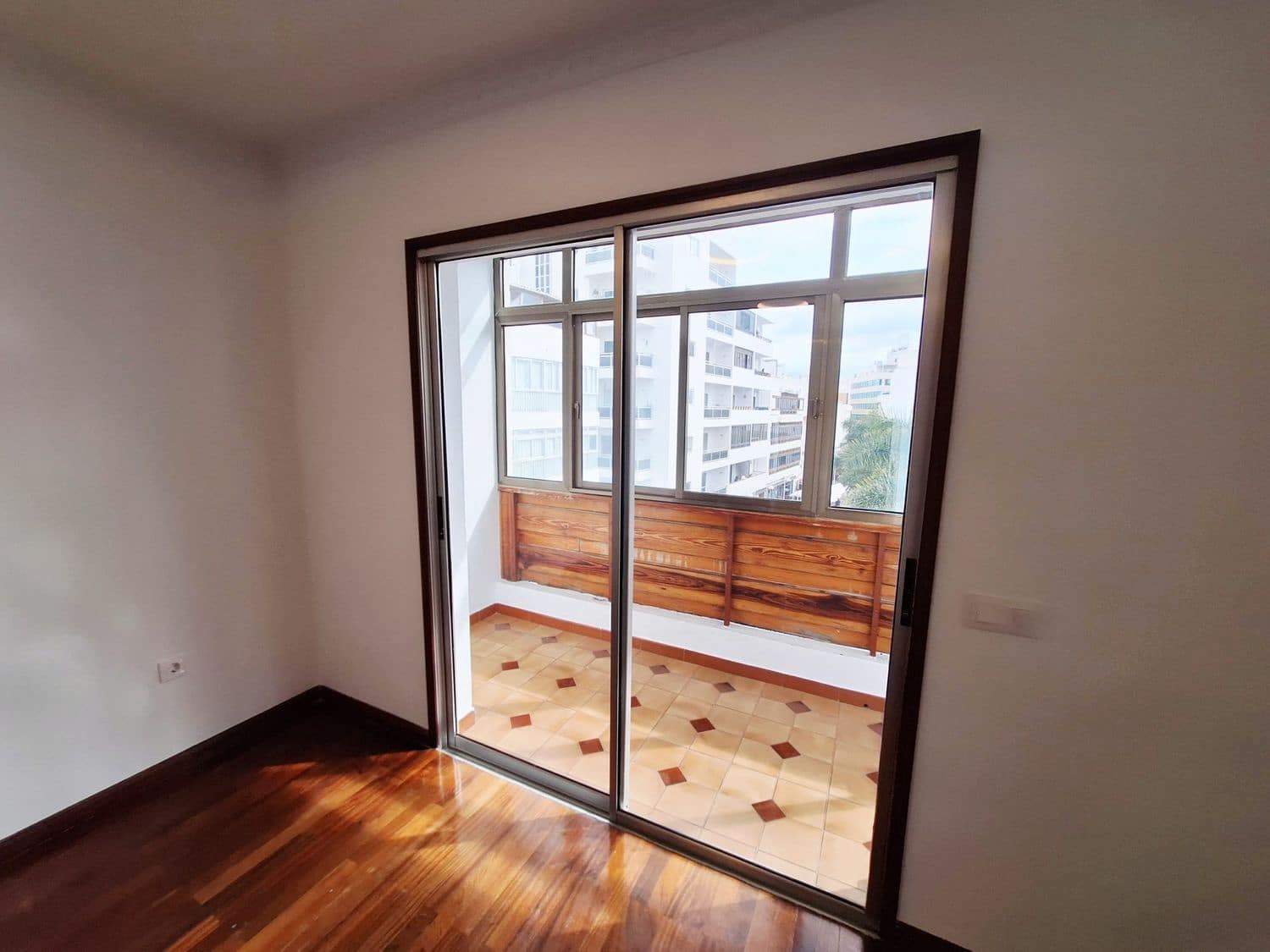 3 bedroom Apartment for rent in Arrecife with garage - € 1,500 (Ref: 9709468)