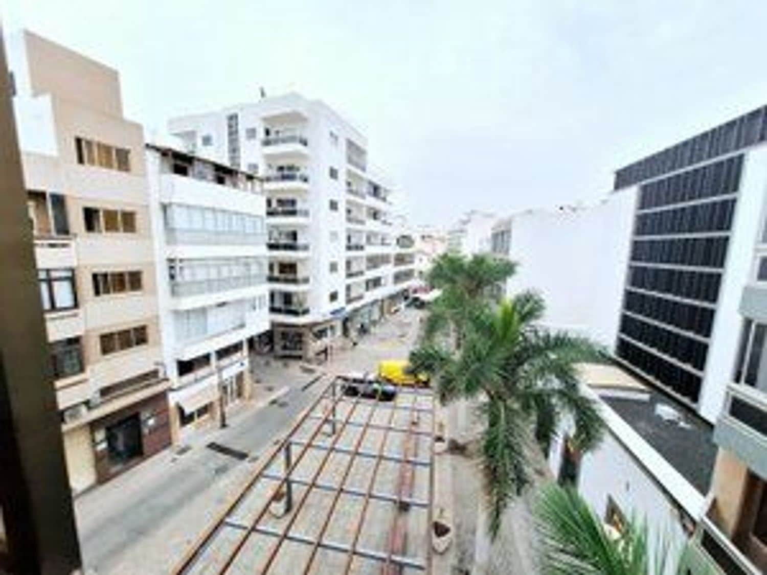 3 bedroom Apartment for rent in Arrecife with garage - € 1,500 (Ref: 9709468)