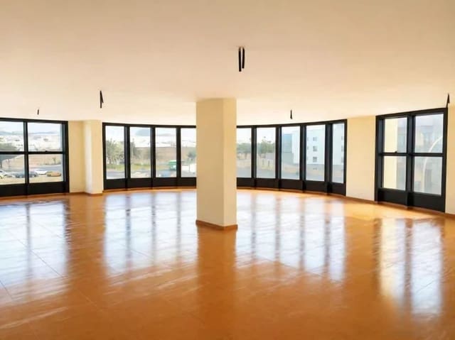 Local Comercial en Arrecife en venta - 310.000 € (Ref: 9835092)