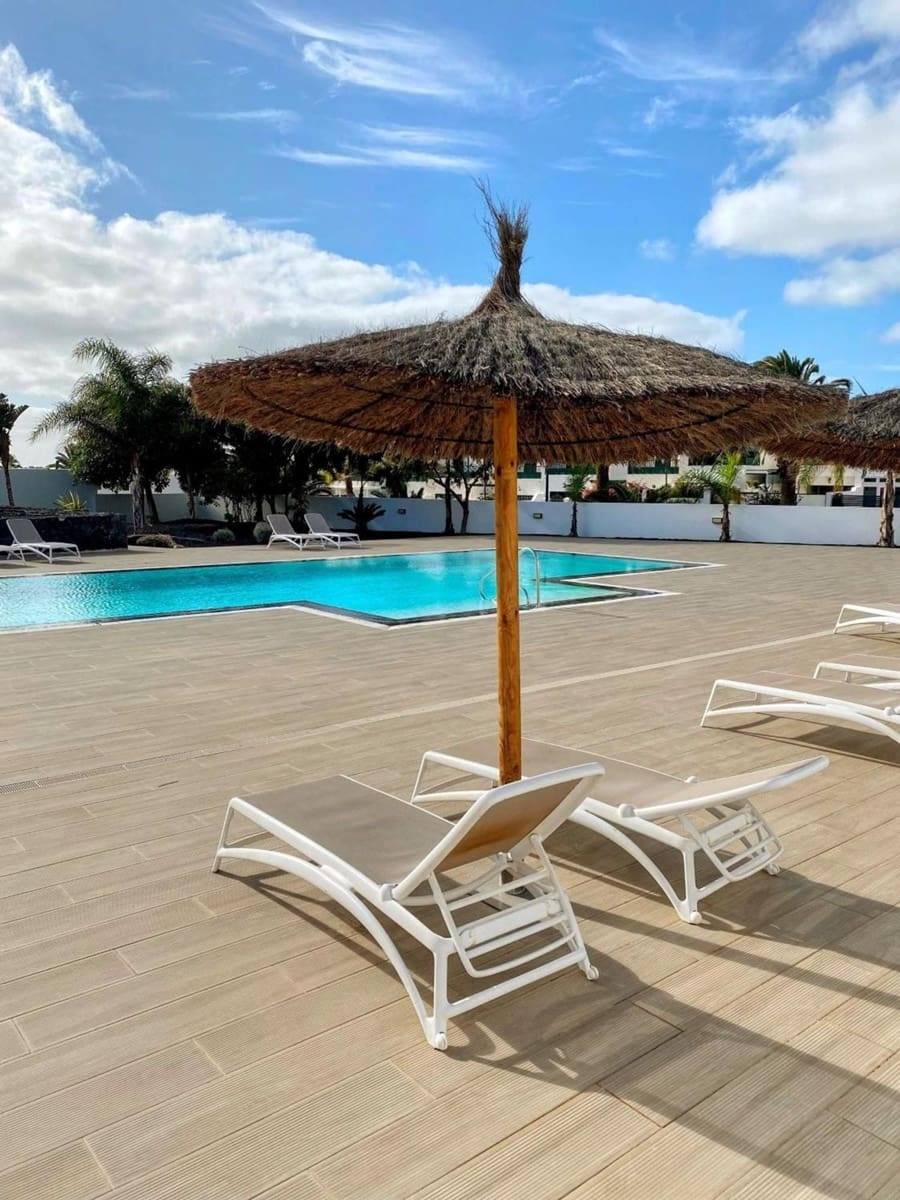 1 bedroom Apartment for sale in Costa Teguise with garage - € 239,000 (Ref: 9880534)