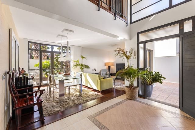 3 soveværelse Byhus til salg i Costa Teguise, Teguise med garage - € 450.000 (Ref: 9921631)