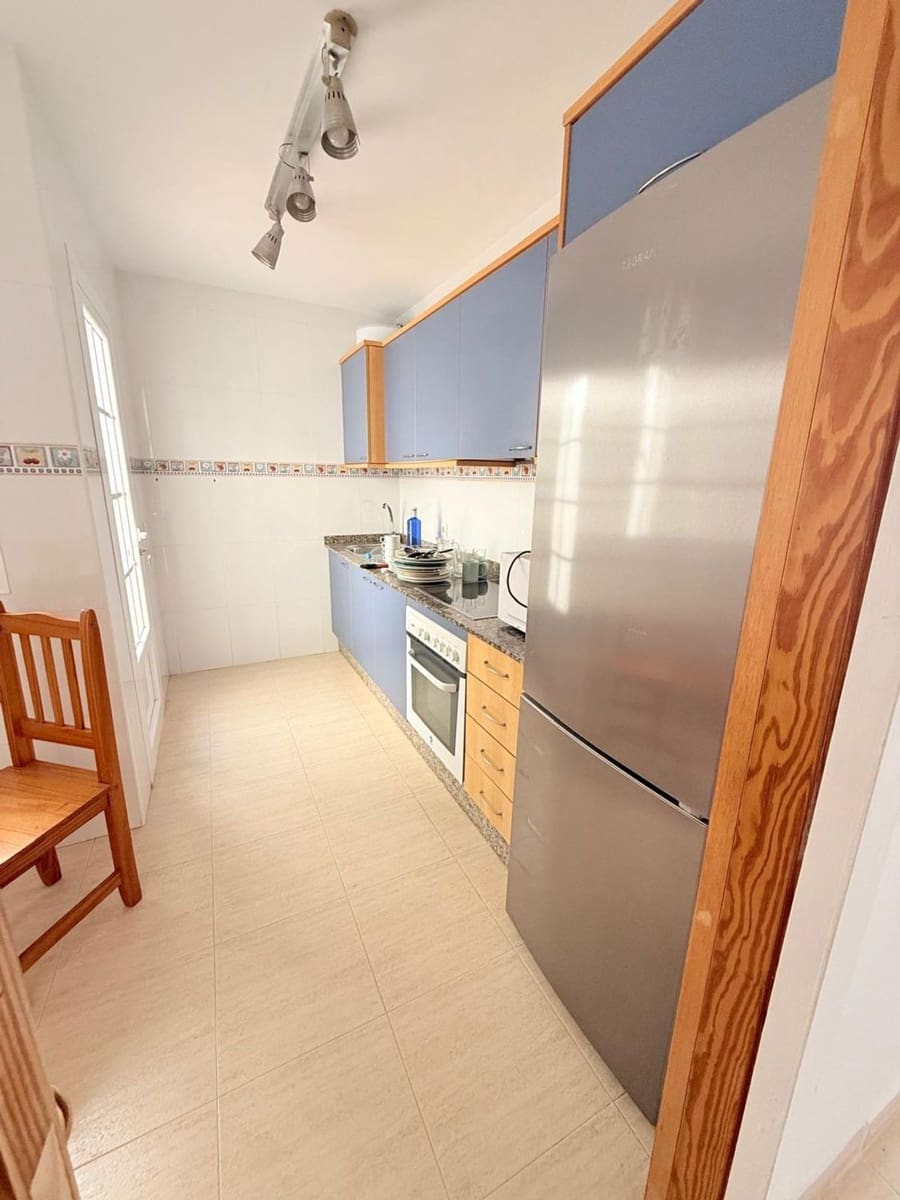 2 bedroom Apartment for sale in Arrecife with garage - € 150,000 (Ref: 9923126)