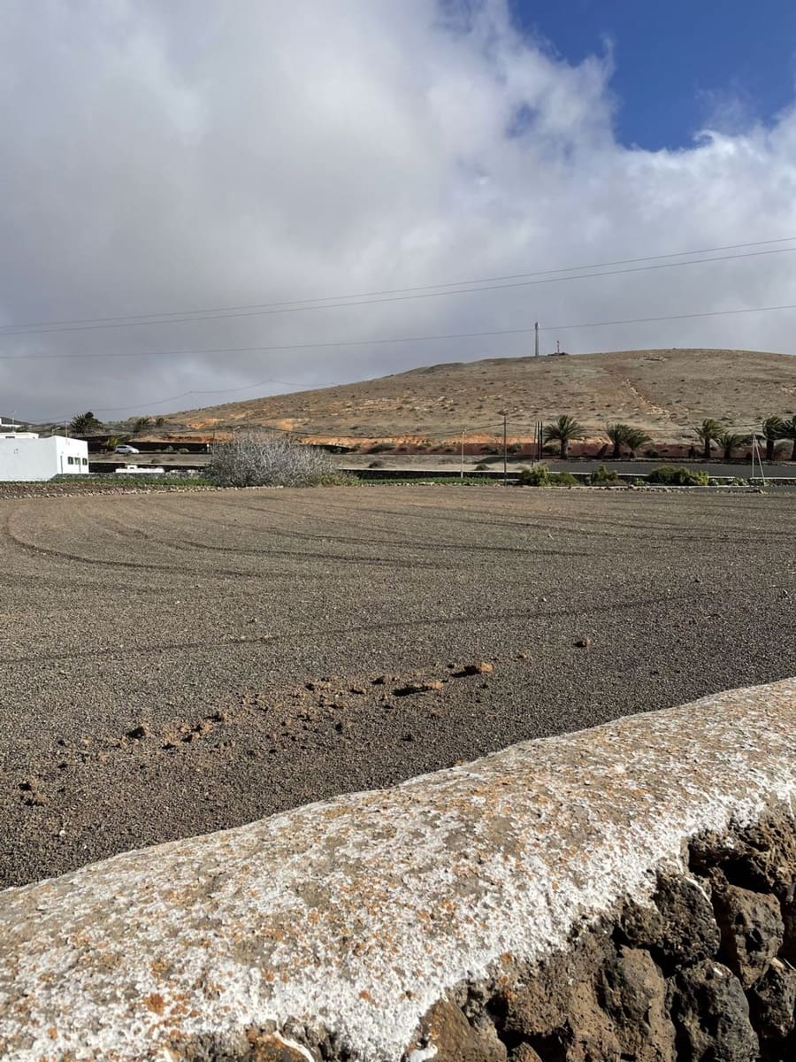 Undeveloped Land for sale in Teguise - € 135,000 (Ref: 9935447)