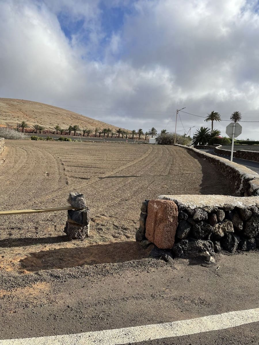 Undeveloped Land for sale in Teguise - € 135,000 (Ref: 9935447)