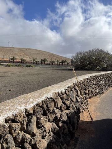 Ubebygd land til salgs i Los Valles, Teguise - € 135 000 (Ref: 9935447)