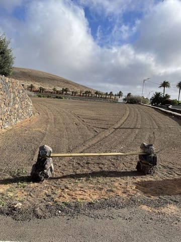 Ubebygd land til salgs i Los Valles, Teguise - € 135 000 (Ref: 9935447)