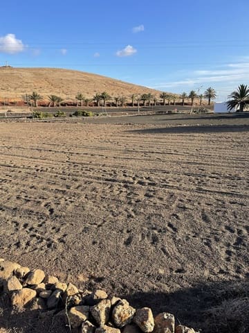 Ubebygd land til salgs i Los Valles, Teguise - € 135 000 (Ref: 9935447)