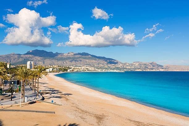 3 bedroom Villa for sale in Albir with pool - € 705,000 (Ref: 10089591)