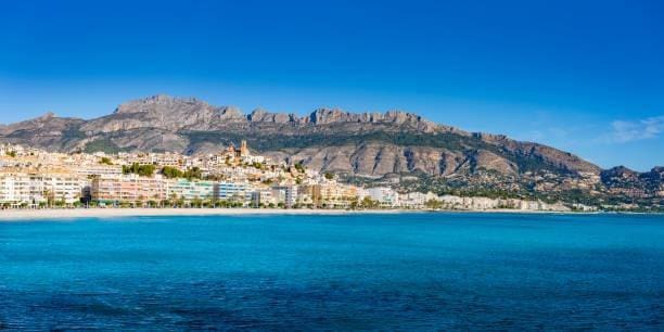 3 bedroom Villa for sale in Albir with pool - € 705,000 (Ref: 10089591)