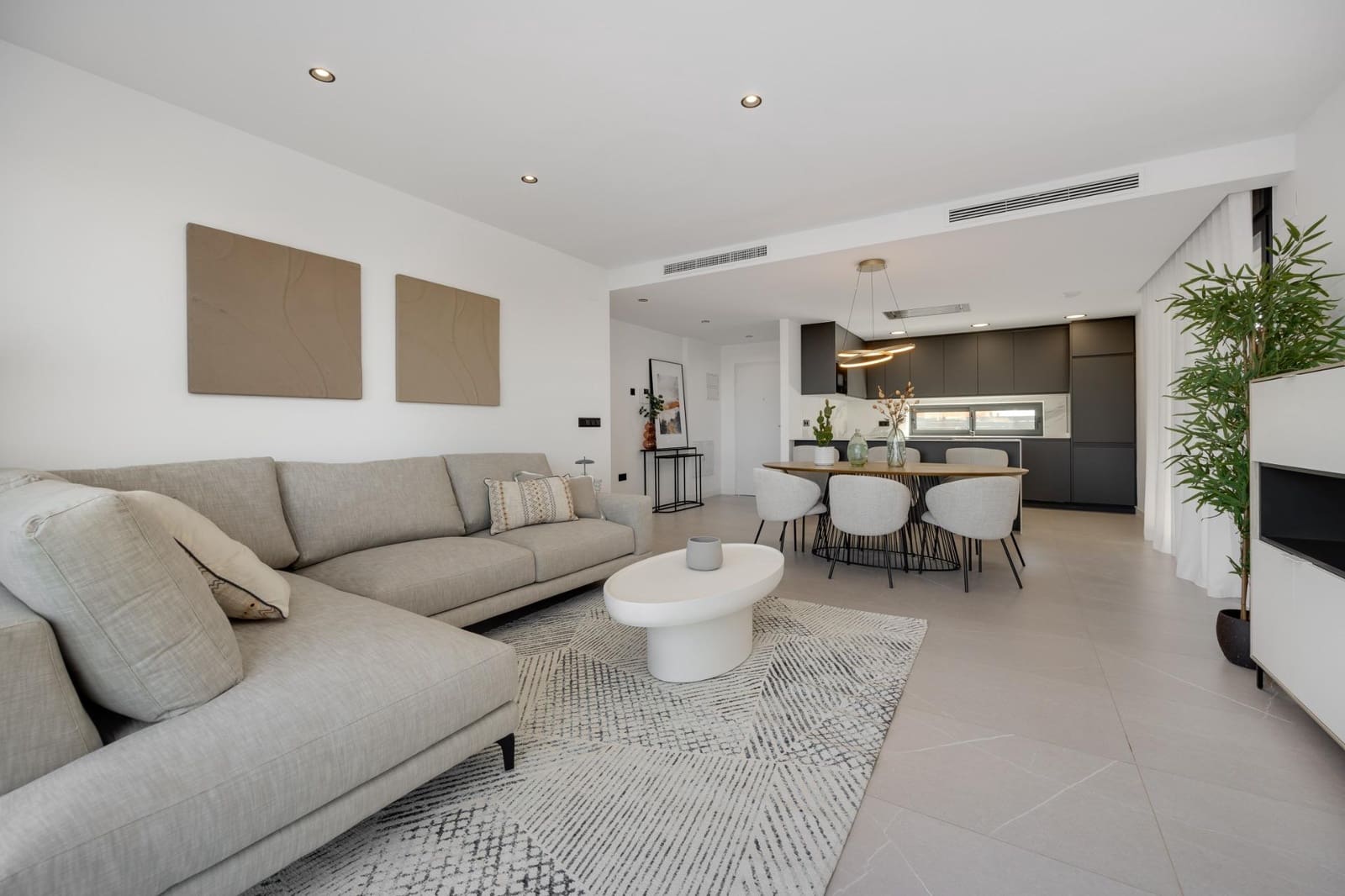 3 soveværelse Villa til salg i Torrevieja med swimmingpool garage - € 595.000 (Ref: 9106605)