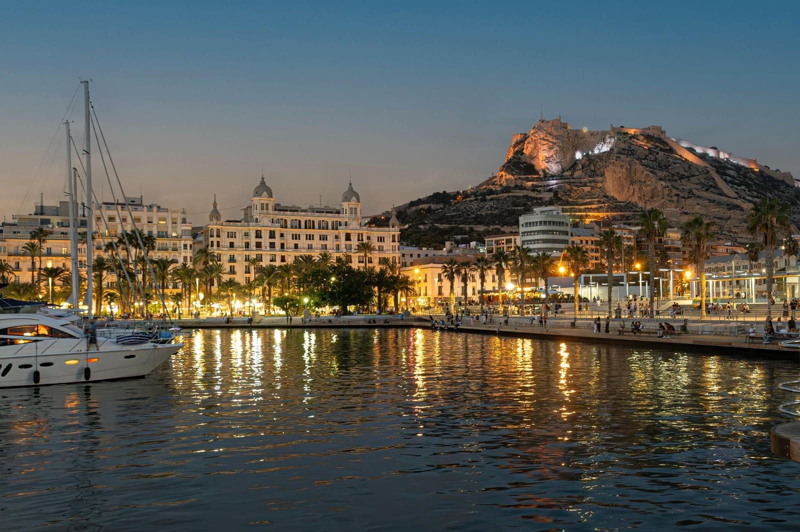 3 sypialnia Penthouse na sprzedaż w Miasto Alicante / Alacant z basenem garażem - 413 500 € (Ref: 9107637)