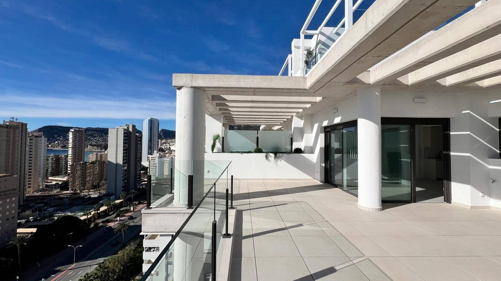 3 soveværelse Penthouse til salg i Calpe / Calp med swimmingpool - € 1.100.000 (Ref: 9143562)