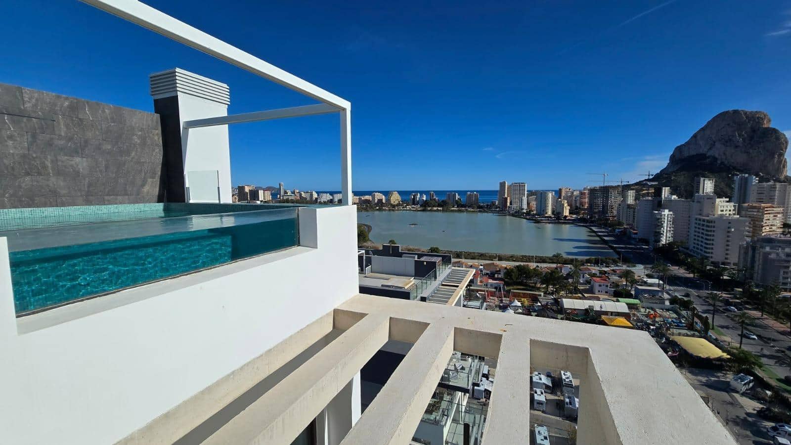 3 soveværelse Penthouse til salg i Calpe / Calp med swimmingpool - € 1.100.000 (Ref: 9143562)