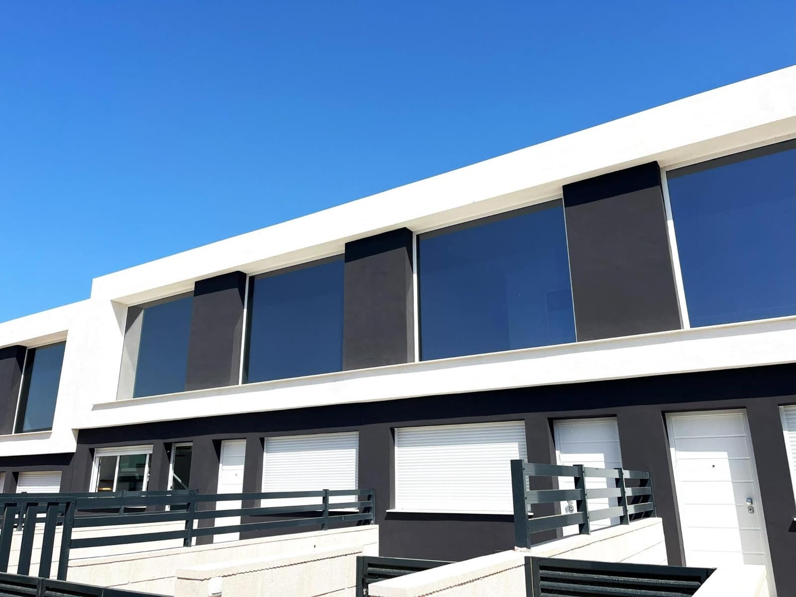 2 soveværelse Rækkehus til salg i Gran Alacant med swimmingpool - € 270.000 (Ref: 9152289)