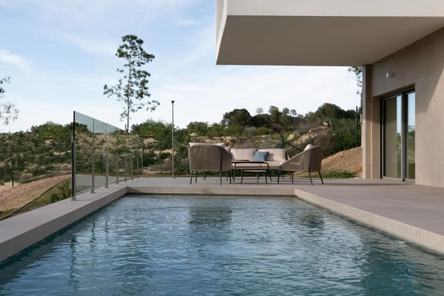 Chalet de 3 habitaciones en Las Colinas Golf, Orihuela en venta con piscina garaje - 985.000 € (Ref: 9162379)