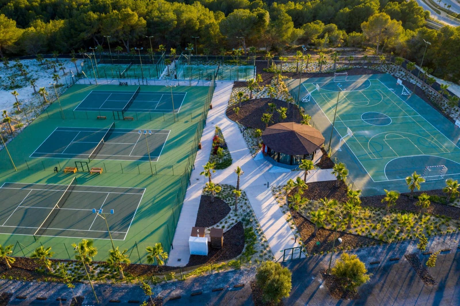 3 quarto Moradia para venda em Las Colinas Golf com piscina garagem - 1 165 000 € (Ref: 9165879)