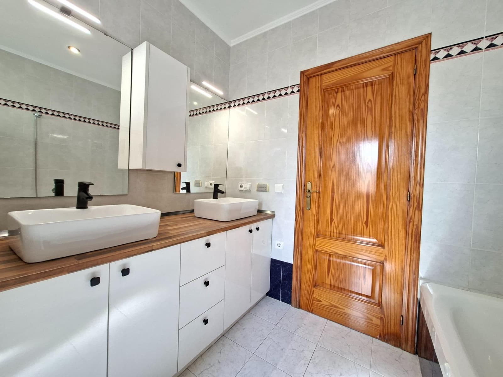 3 soveværelse Villa til salg i Calpe / Calp med swimmingpool garage - € 850.000 (Ref: 9305119)