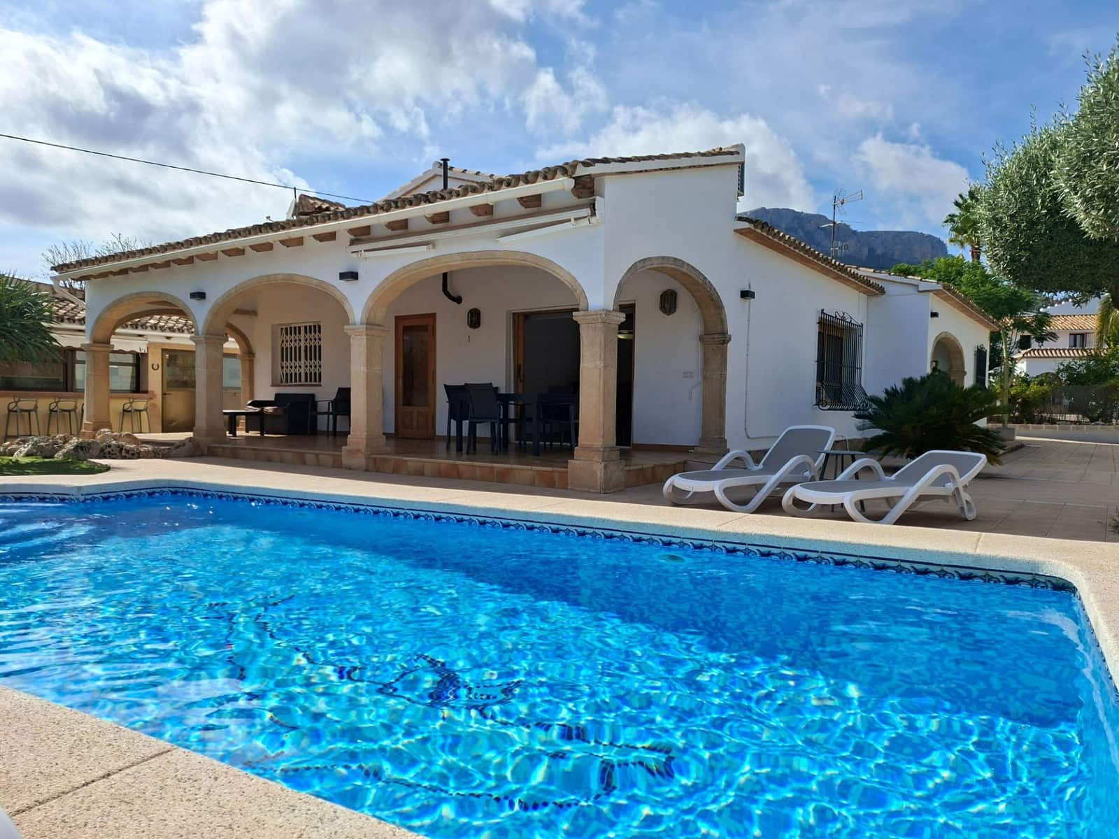 3 soveværelse Villa til salg i Calpe / Calp med swimmingpool garage - € 850.000 (Ref: 9305119)