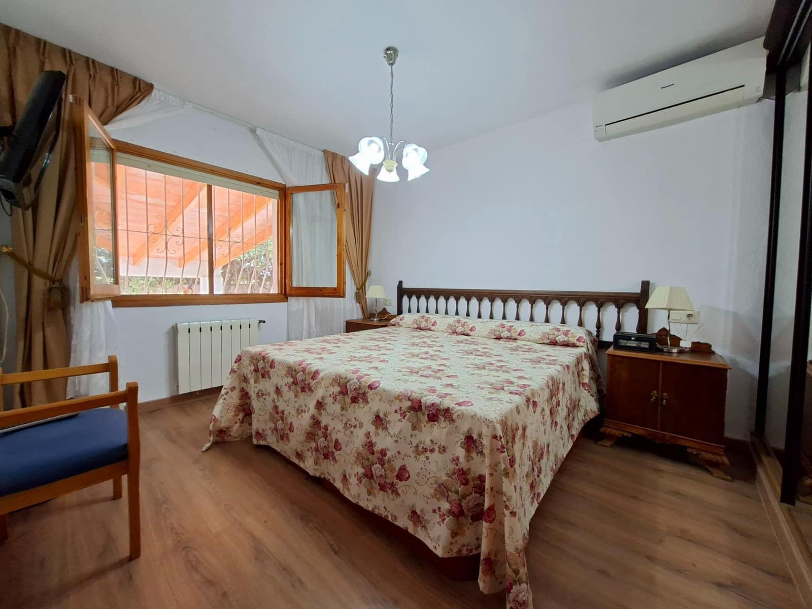 2 makuuhuone Huvila myytävänä paikassa Calpe / Calp mukana uima-altaan - 450 000 € (Ref: 9305120)