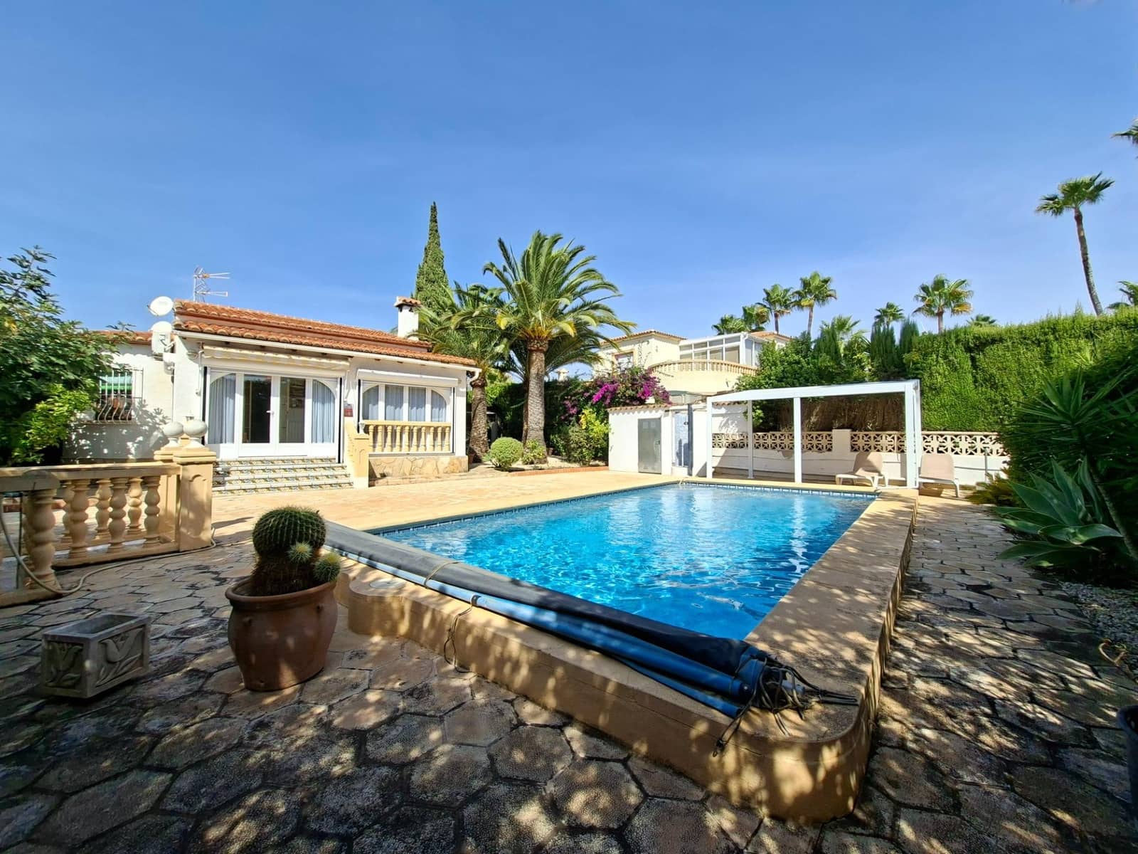 2 makuuhuone Huvila myytävänä paikassa Calpe / Calp mukana uima-altaan - 450 000 € (Ref: 9305120)