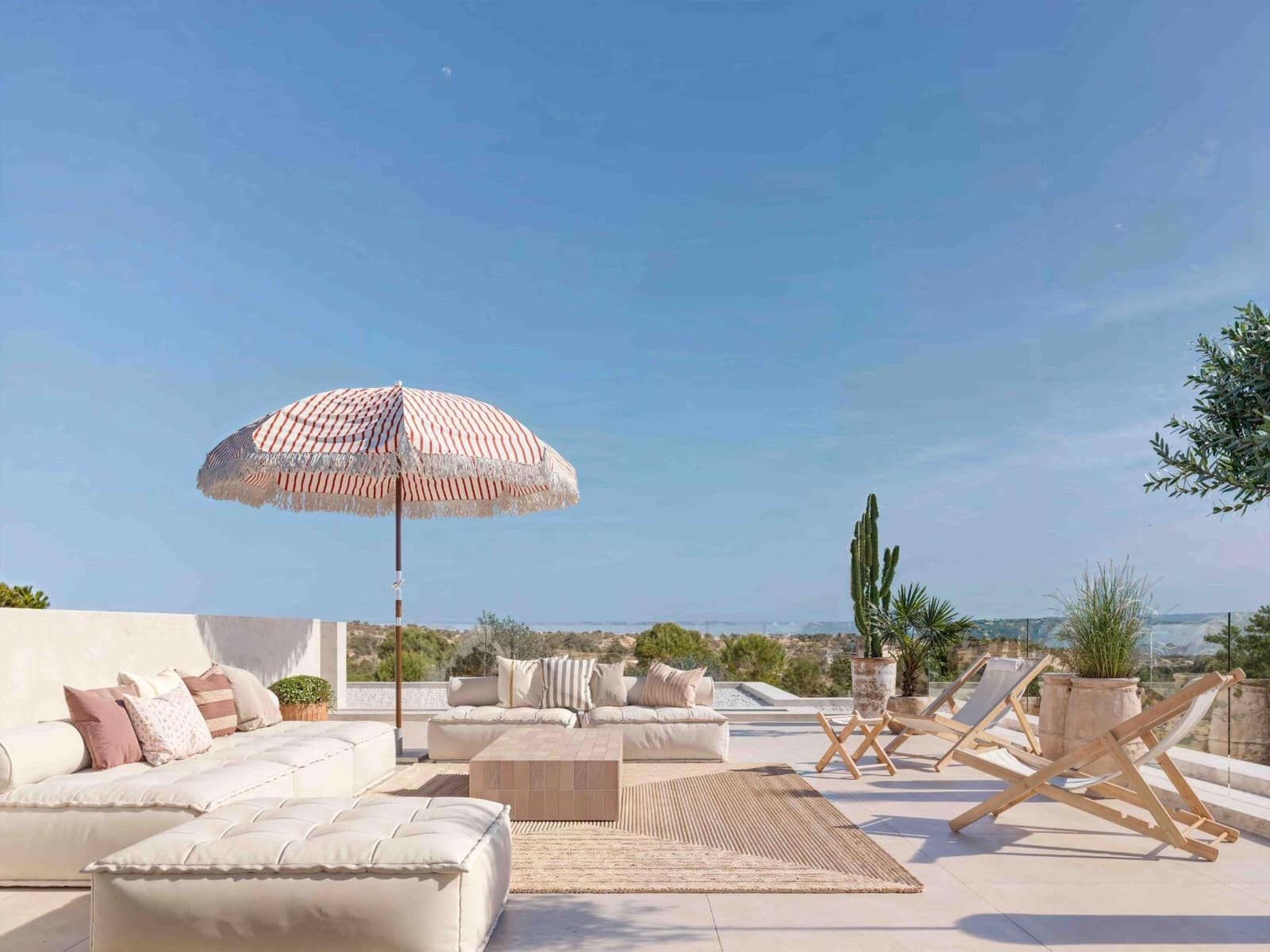 3 soverom Villa til salgs i Las Colinas Golf med svømmebasseng garasje - € 1 395 000 (Ref: 9486456)