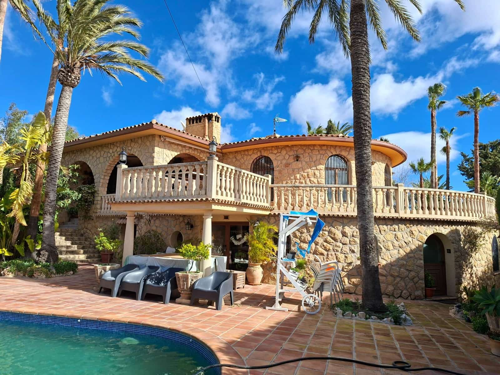 5 makuuhuone Huvila myytävänä paikassa Barranco Hondo mukana uima-altaan 
autotalli - 1 275 000 € (Ref: 9599648)