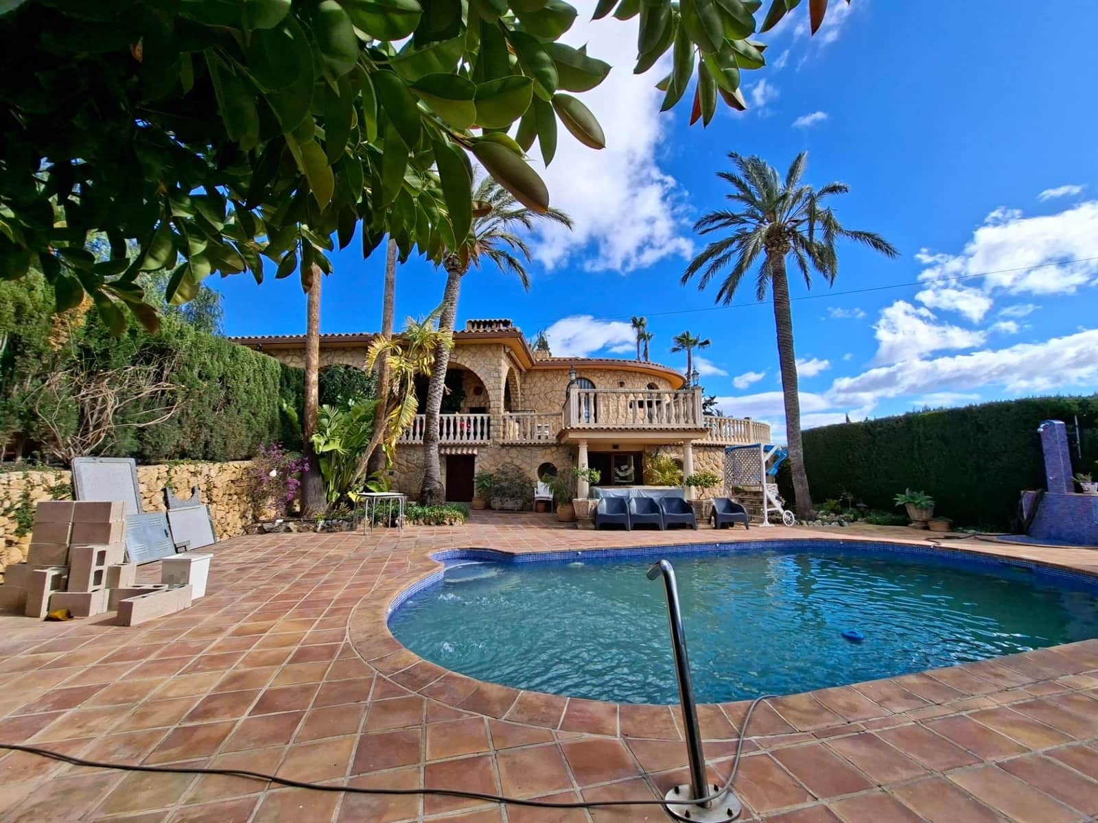 5 makuuhuone Huvila myytävänä paikassa Barranco Hondo mukana uima-altaan 
autotalli - 1 275 000 € (Ref: 9599648)