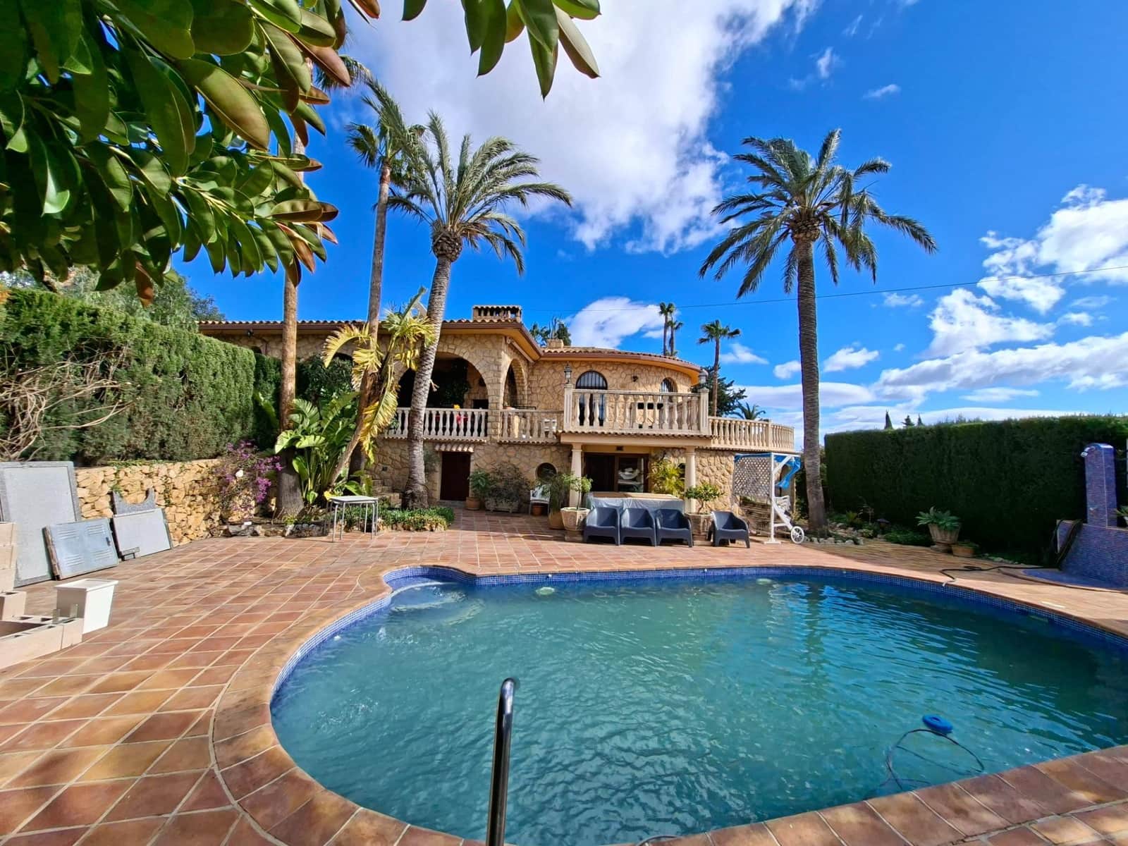 5 makuuhuone Huvila myytävänä paikassa Barranco Hondo mukana uima-altaan 
autotalli - 1 275 000 € (Ref: 9599648)