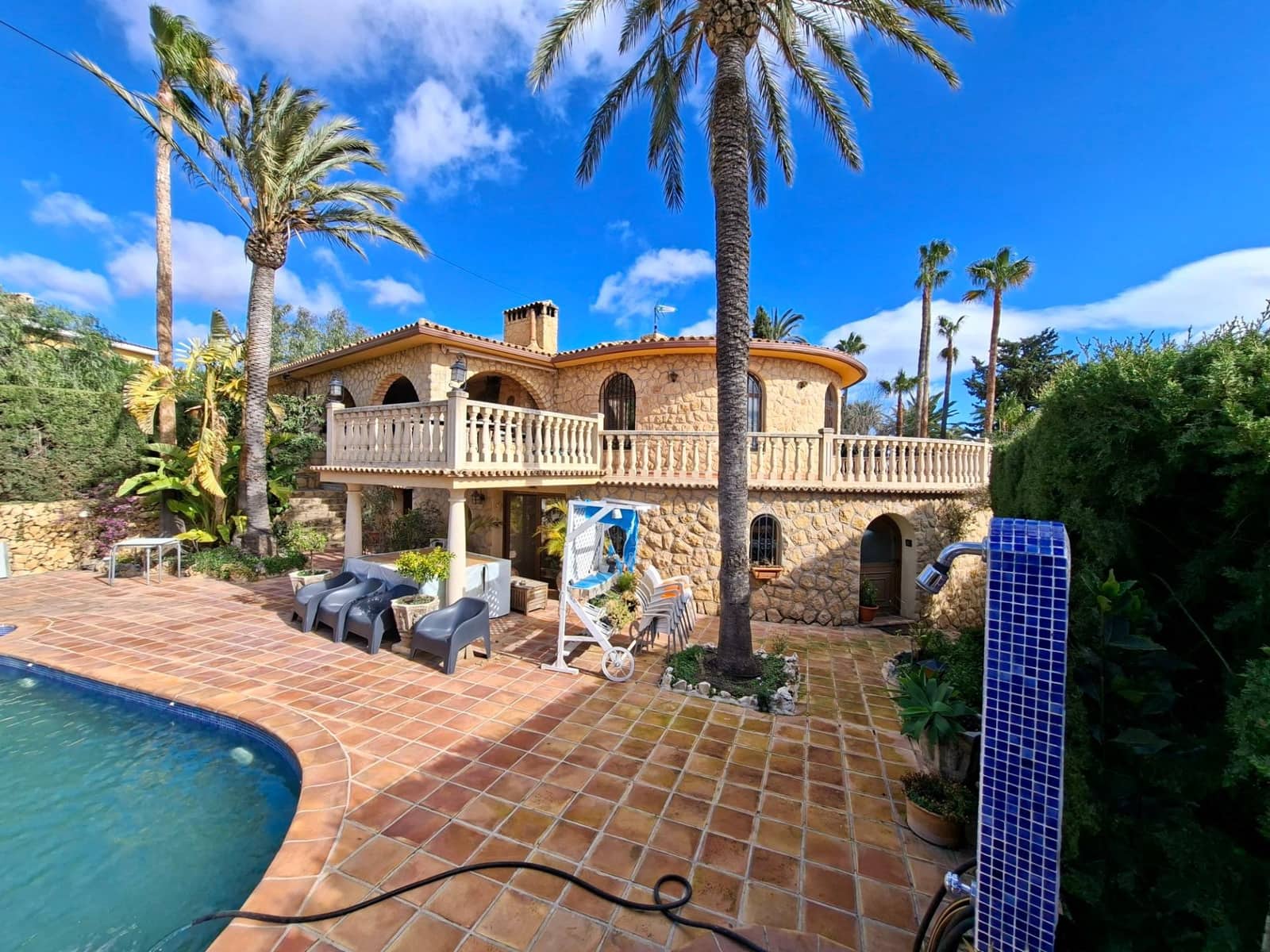 5 makuuhuone Huvila myytävänä paikassa Barranco Hondo mukana uima-altaan 
autotalli - 1 275 000 € (Ref: 9599648)